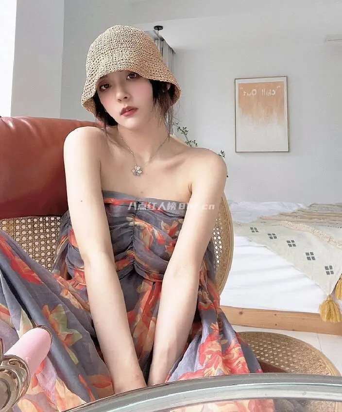 英雄联盟解说Rita小雨桑早期生活照