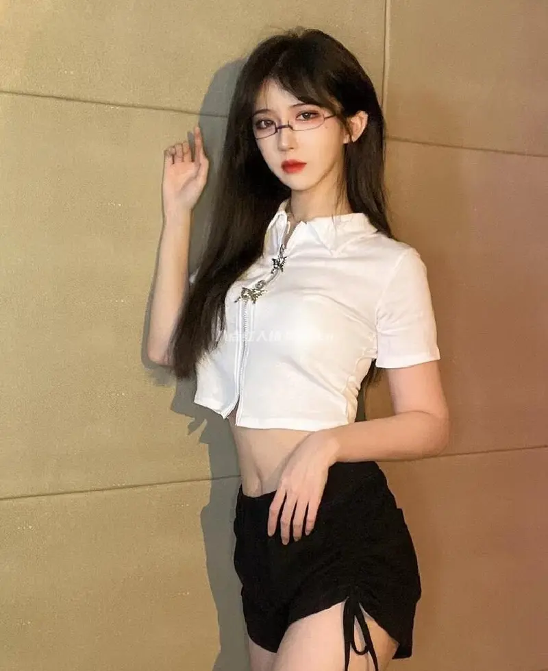 女主播呆妹儿小霸王生活照片