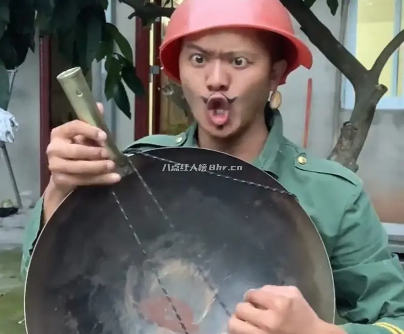 反向转眼珠,四川小伙小唐资料简介