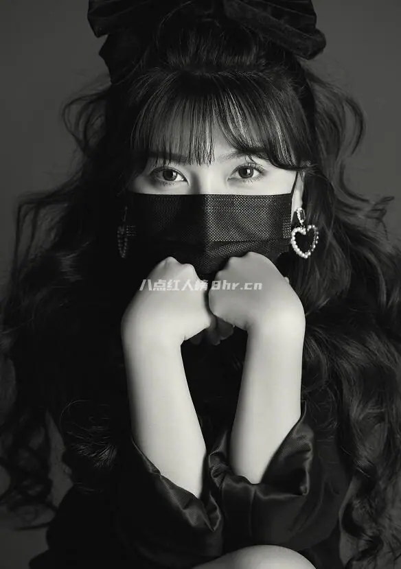 口罩美女一条小团团写真照片