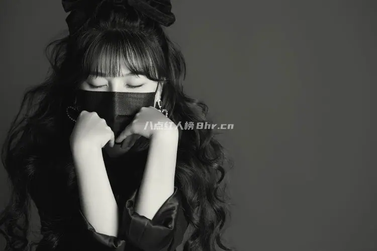 口罩美女一条小团团写真照片