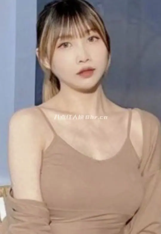 网红玩偶姐姐个人资料和简介