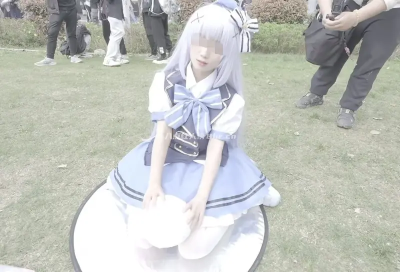 Coser利用反光板成为流量密码