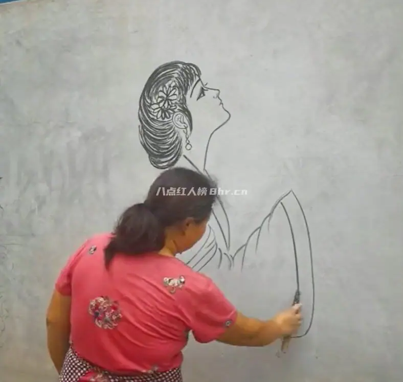 画农梅姐丁春梅火棍绘画走红