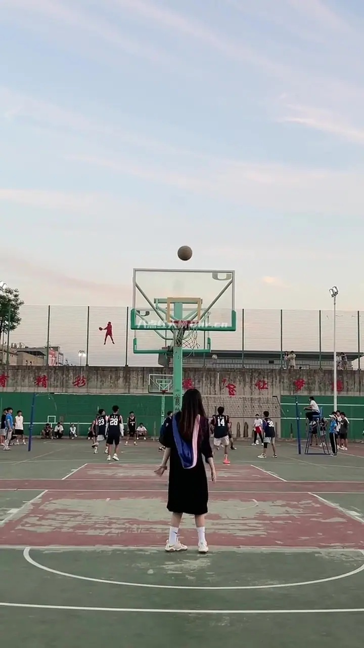 十三元里美以前是哪个学校的？