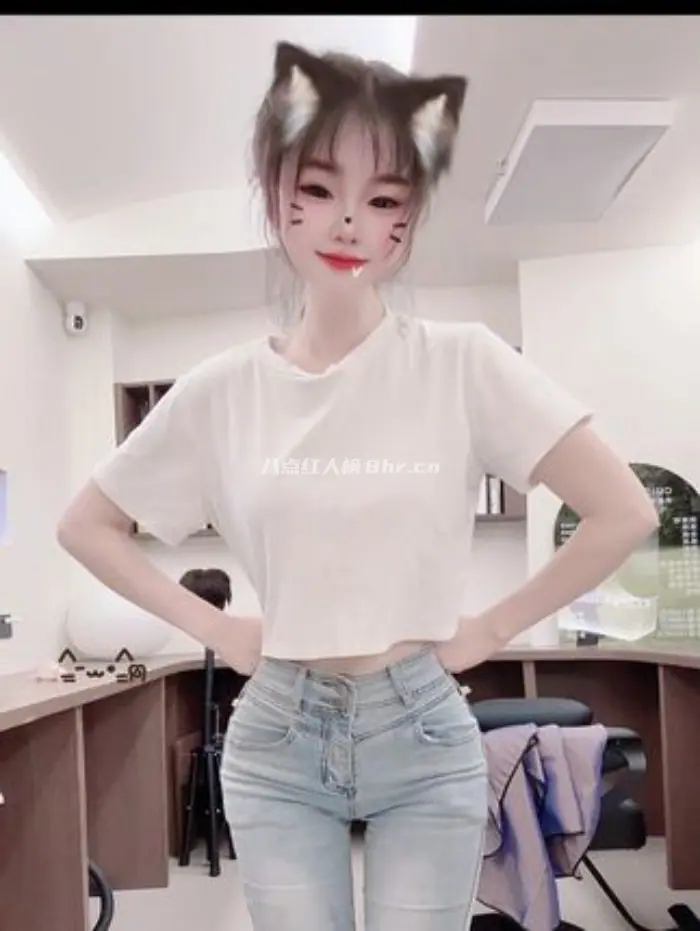 重庆美女理发师冯小小的理发店开在哪