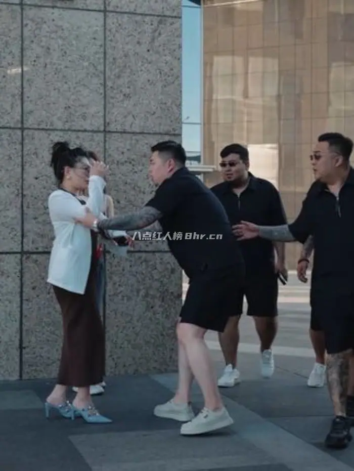 王二利的胖友圈