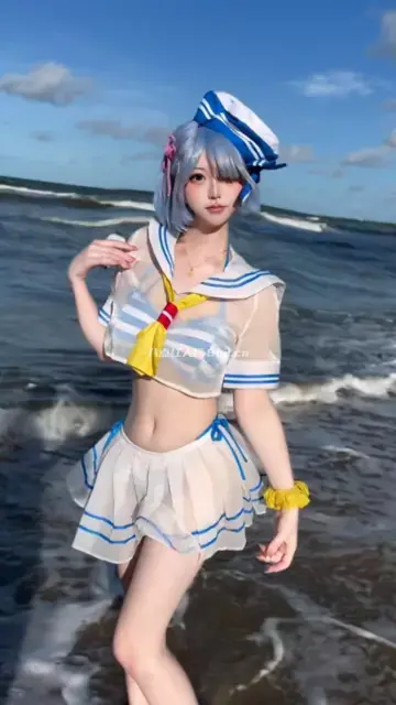 小鱼烤作品《一起去看海吗》