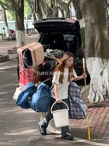 抖音佩怡作品《这是开学还是取经》