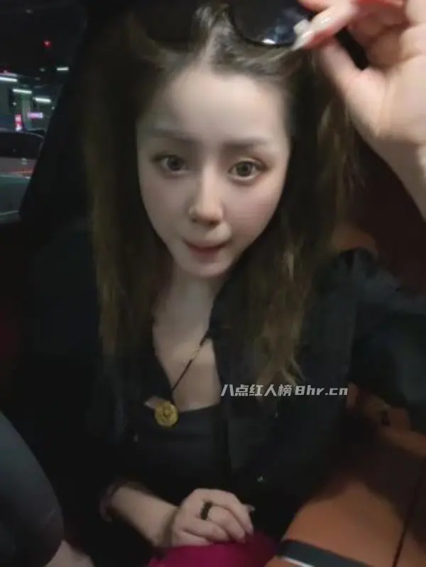 婚礼上堵门的伴娘是谁