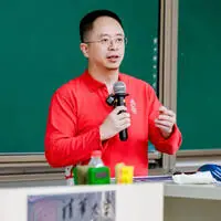 红衣大叔周鸿祎