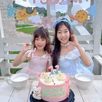 小卷毛和姐姐