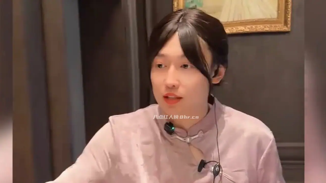 千万网红周小闹的“紫薯精”为何让人一天不看难受