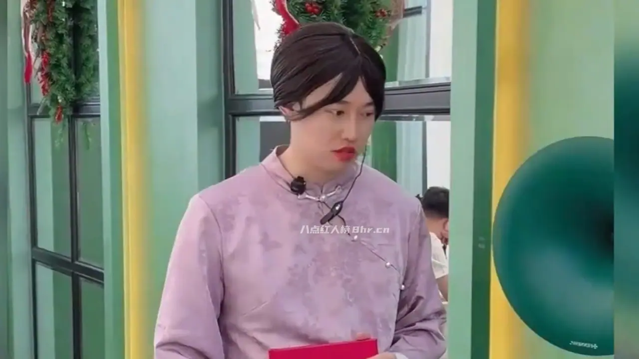 千万网红周小闹的“紫薯精”为何让人一天不看难受