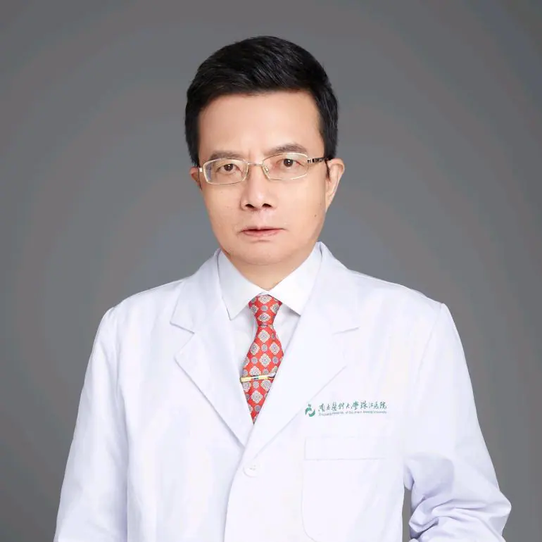 皮肤科教授张堂德