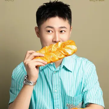 抖音周小小闹（大学宿舍）6月4日精选视频作品