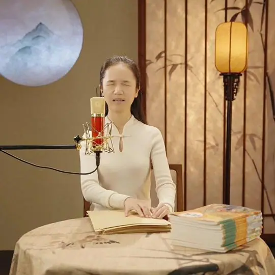 董丽娜